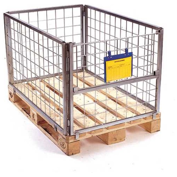 Label holders for material handling pallet mesh