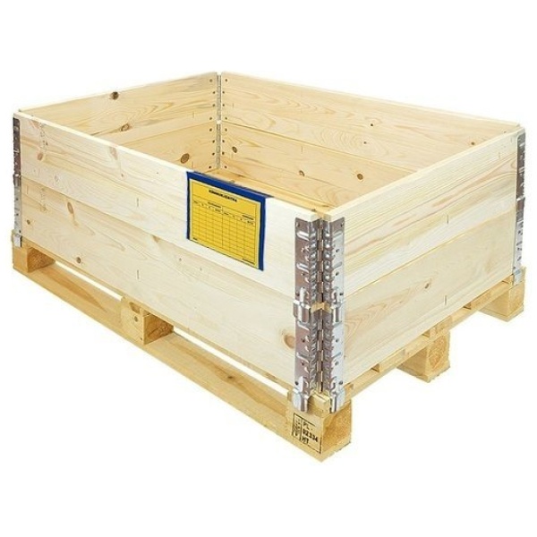 Label holders for material handling pallets